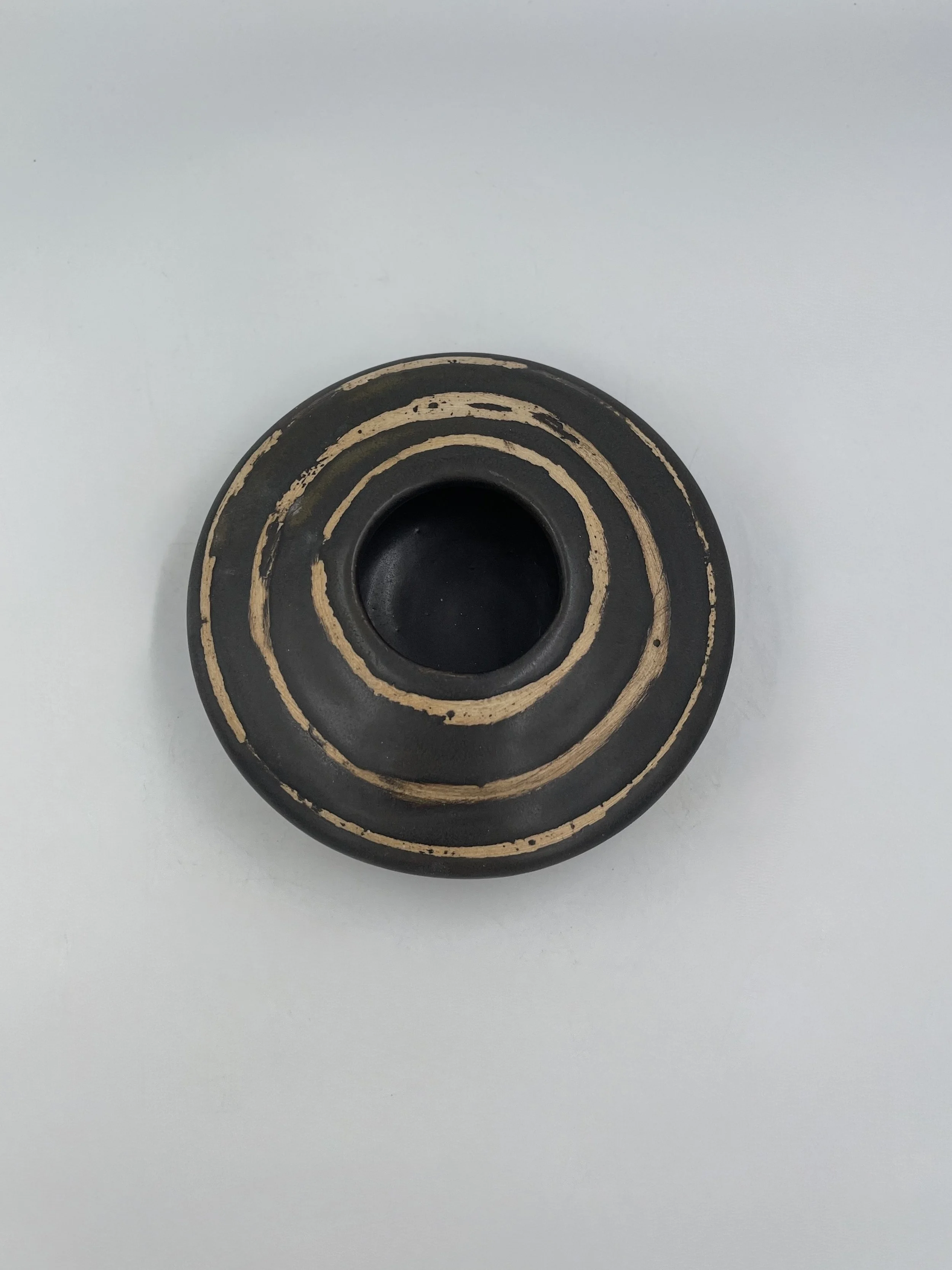 Circling, 2025, stoneware, by Ayse Nisa Akdemir