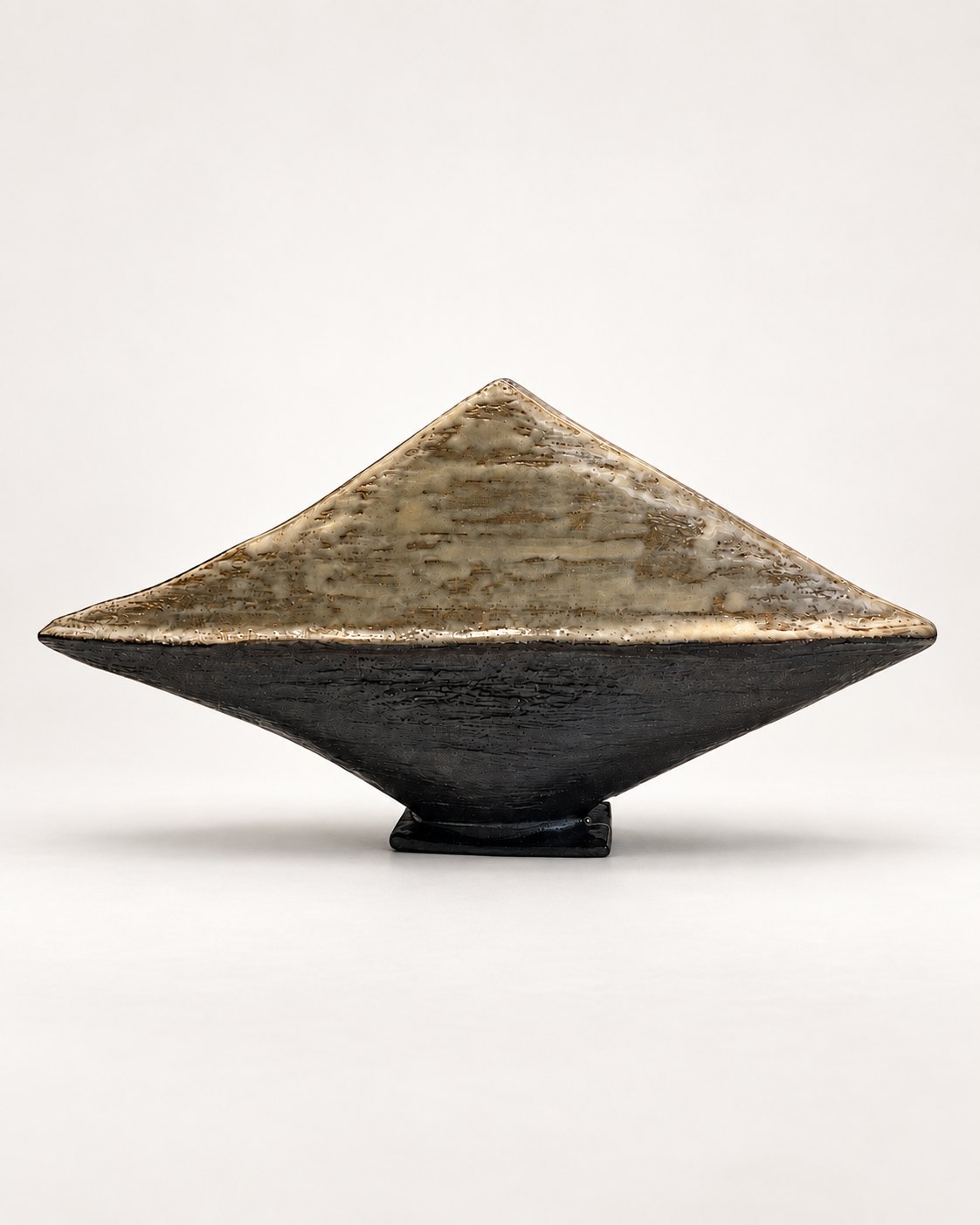Duality, 2025, stoneware, by Ayse Nisa Akdemir